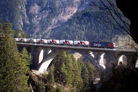 Linea ferroviaria Del San Gottardo a Wassen. Foto: SBB