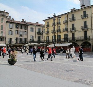 Como-Piazza-Cavour
