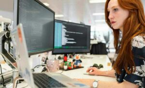 Le 5 professioni più richieste con uno stipendio di 3.500 euro
