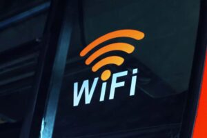 Scopri come individuare e bloccare chi utilizza la tua connessione Wi-Fi senza permesso