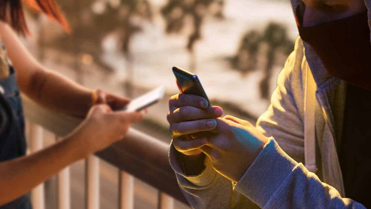 Proteggi il tuo smartphone dalla nuova pirateria informatica