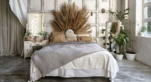 Idee low cost per decorare la parete sopra il letto