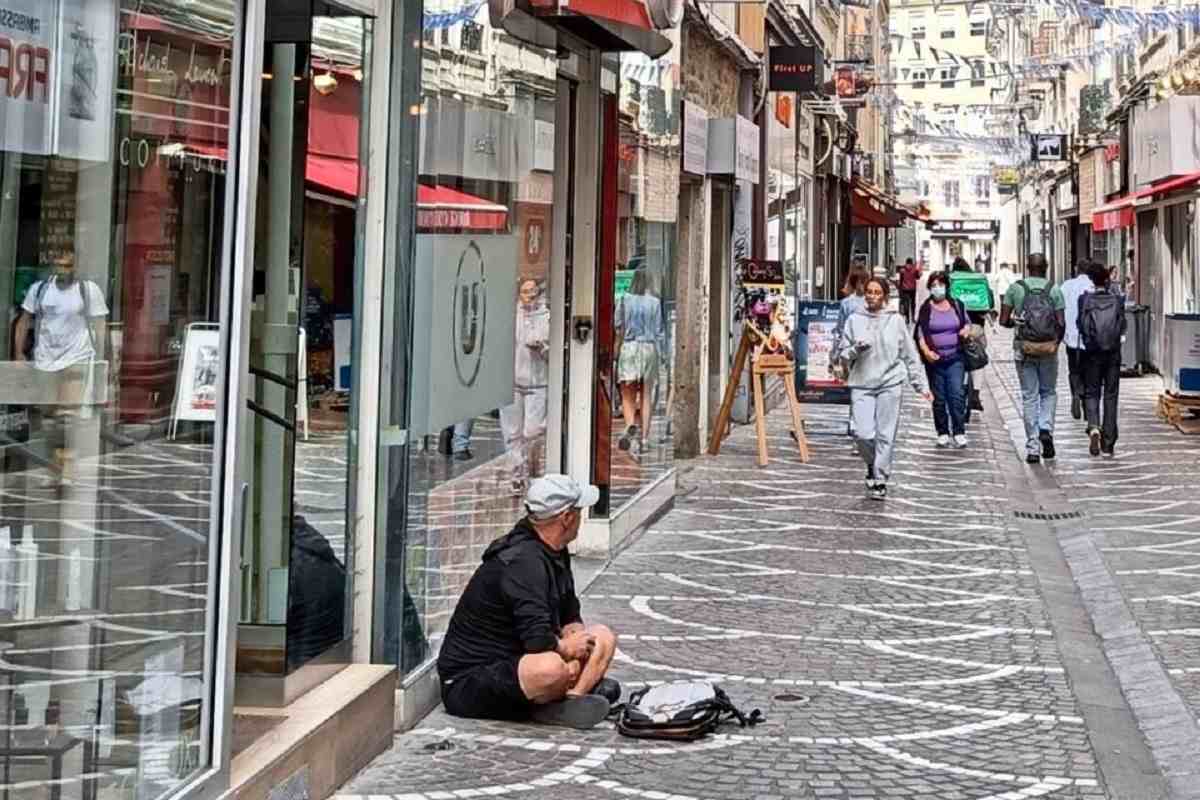 Bastien ha scelto di vivere per strada