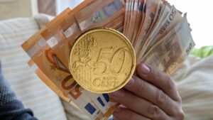 Hai una moneta da 50 centesimi in tasca