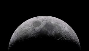 Un'anomalia termica sulla Luna