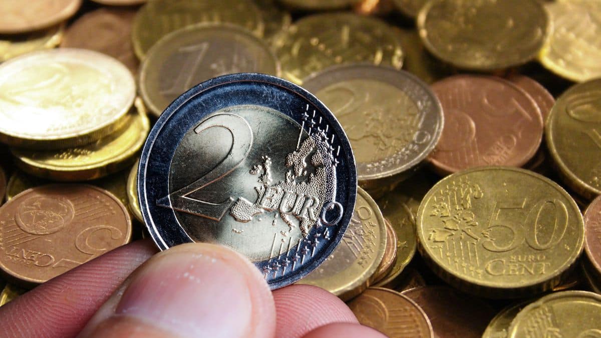 Una moneta da 2 euro che vale 4.500 euro