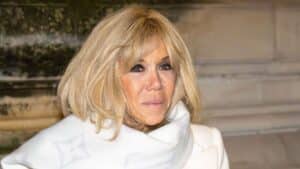 L’esercizio semplice di Brigitte Macron