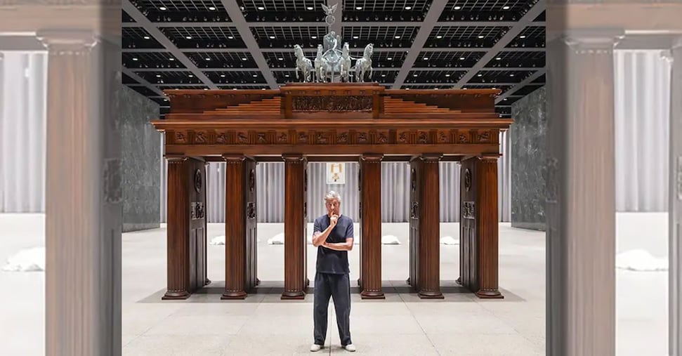 Cattelan: «Il passato, quando il futuro fa paura, diventa seducente»